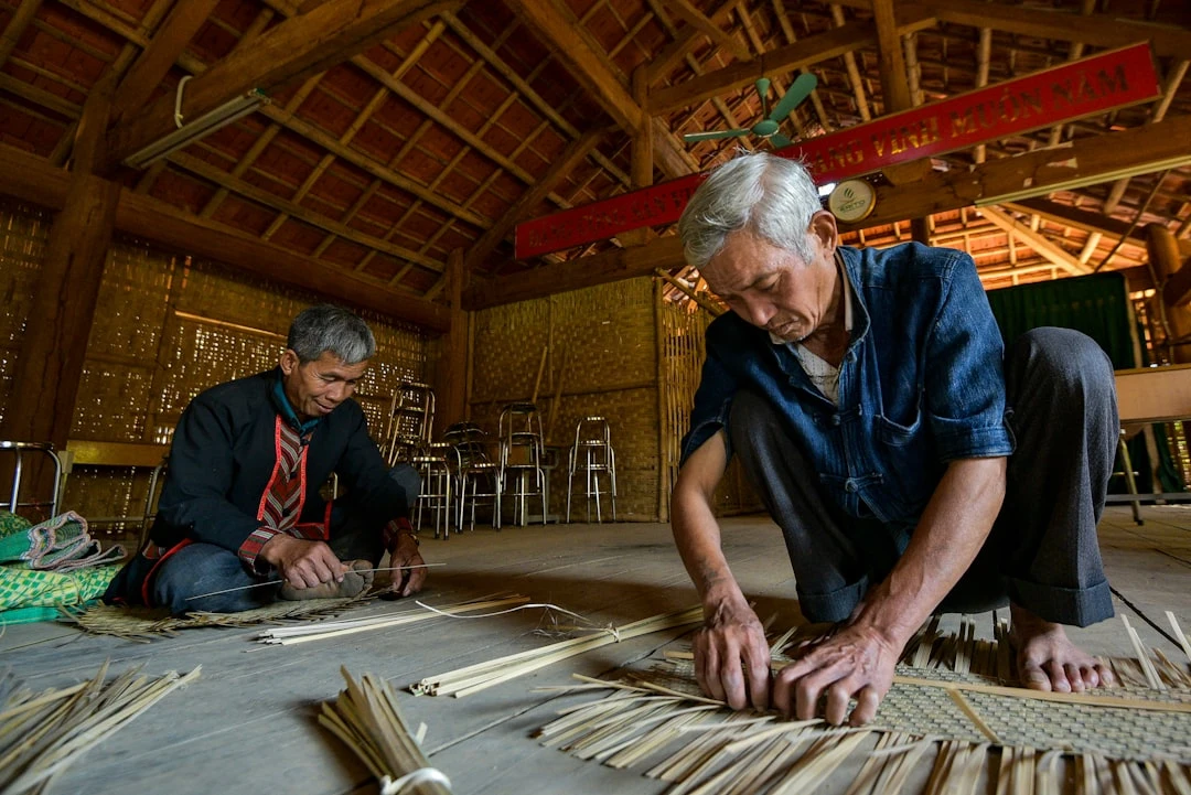 Bàn tay vẽ Zentangle với giấy cao cấp tại Việt Nam