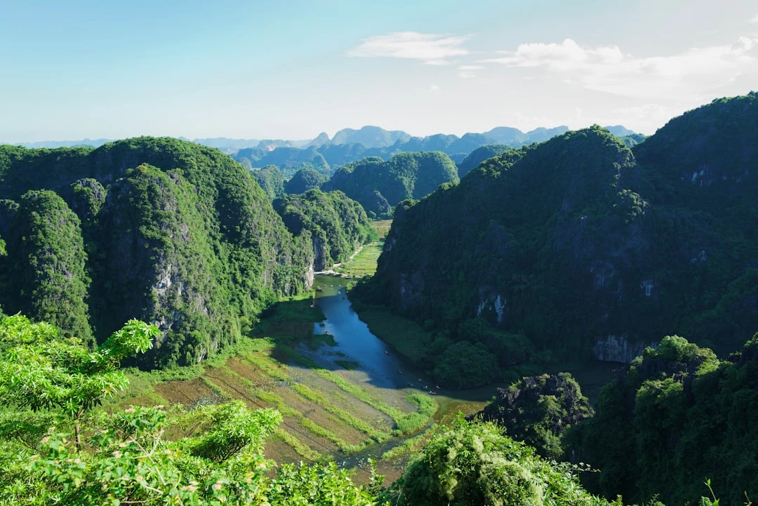 thien-y-duong-khong-gian-binh-yen-duoi-goc-nhin-ngoc-minh