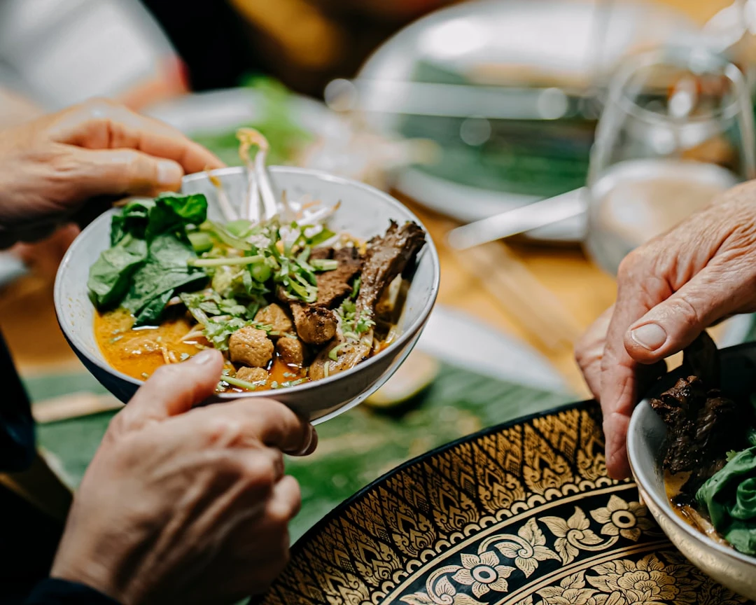 Bữa ăn Việt Nam giàu dinh dưỡng và chánh niệm