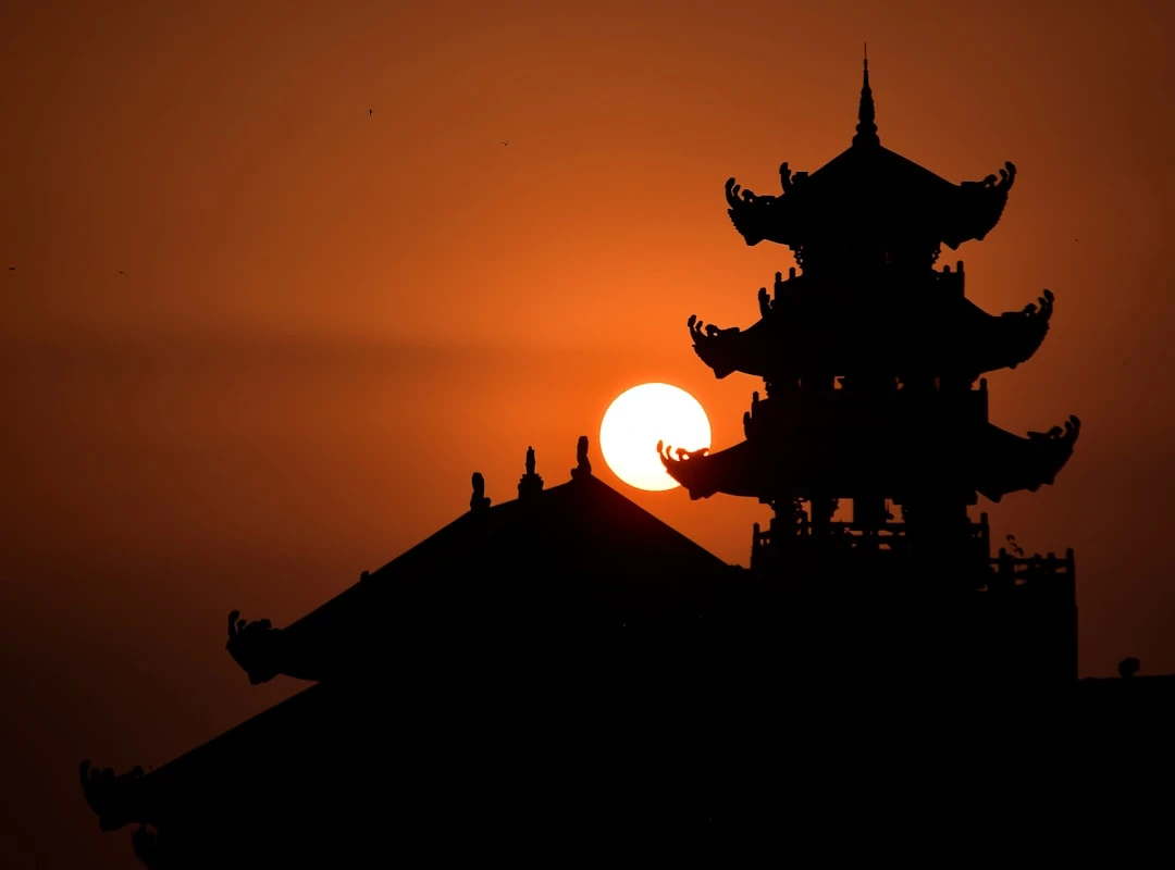 mindfulness-10-phut-bi-quyet-binh-yen-duoi-goc-nhin-cua-ngoc-minh