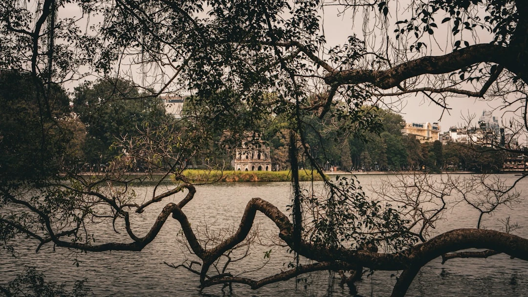 kham-pha-5-thien-quang-ha-noi-qua-goc-nhin-ngoc-minh