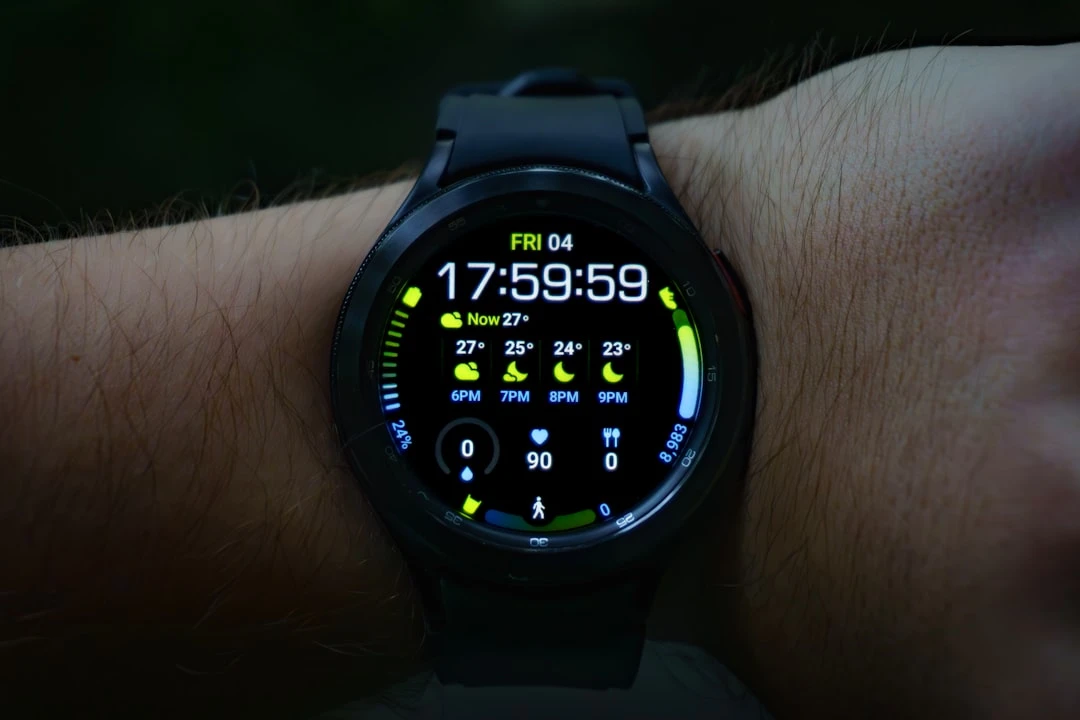 Thông báo mindfulness trên smartwatch, gợi cues thời gian để thiền chánh niệm